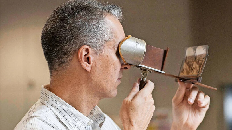 Fasziniert von einer alten Fotografiekunst: Der Wahlglarner Jarryd Lowder ist begeistert von den Bilderwelten, in die uns die Stereofotografie entführt.