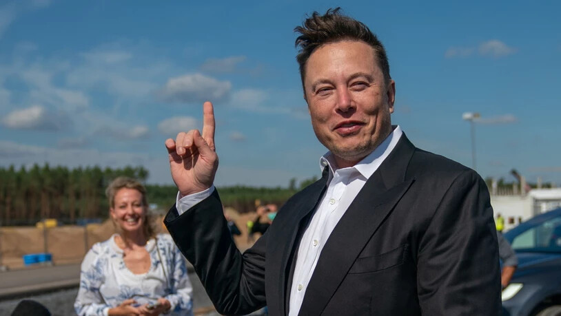Tesla-Chef Elon Musk hat Twitter-Nutzer abstimmen lassen, ob er sich von 10 Prozent seiner 17-prozentigen Tesla-Beteiligung trennen soll. (Archivbild)