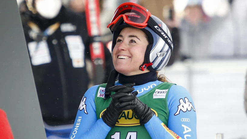 Sofia Goggia reibt sich nach ihrem dritten Streich in Lake Louise die Hände