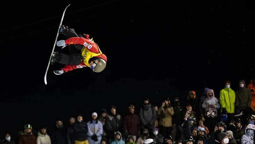 Immer höher, immer verrückter, immer gefährlicher: In der Halfpipe loten die Snowboarder (hier der Japaner Ruka Hirano beim Laax Open) das Limit aus