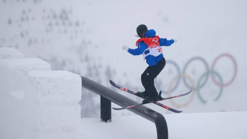 Die Slopestylerinnen, hier im Training vom Samstag, können am Sonntag nicht ins Qualifikations-Geschehen eingreifen