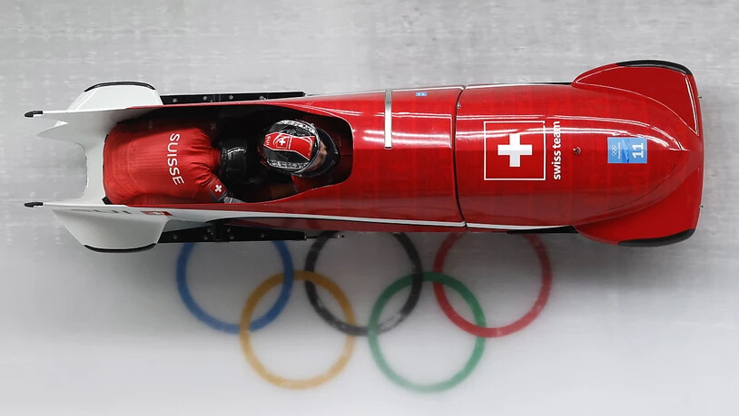 Melanie Hasler steuert den Schweizer Schlitten gekonnt durch den Eiskanal von Yanqing