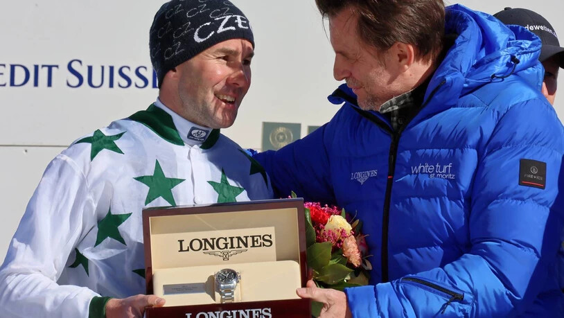 Vlacav Janacek (l) auf Furioso gewinnt das Flachrennen ‘Longines 82. Grosser Preis von St. Moritz’ am dritten Renntag von White Turf St. Moritz am 20. Februar 2022 auf dem gefrorenen St. Moritzersee.