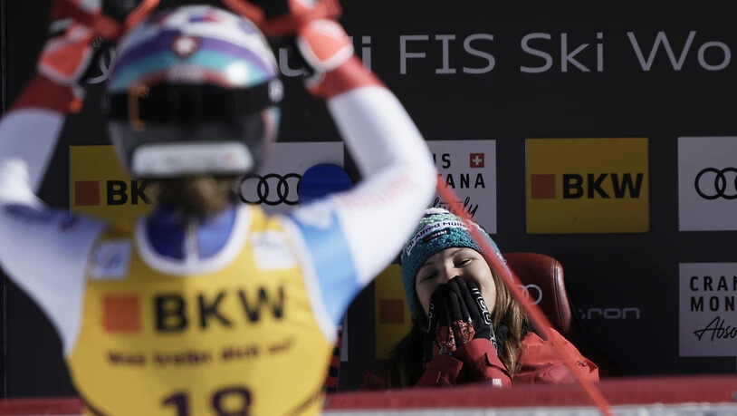 Fahrerin um Fahrerin kommt nicht an die Zeit von Priska Nufer heran, die das Geschehen von der Leaderbox aus verfolgt - auch Michelle Gisin nicht