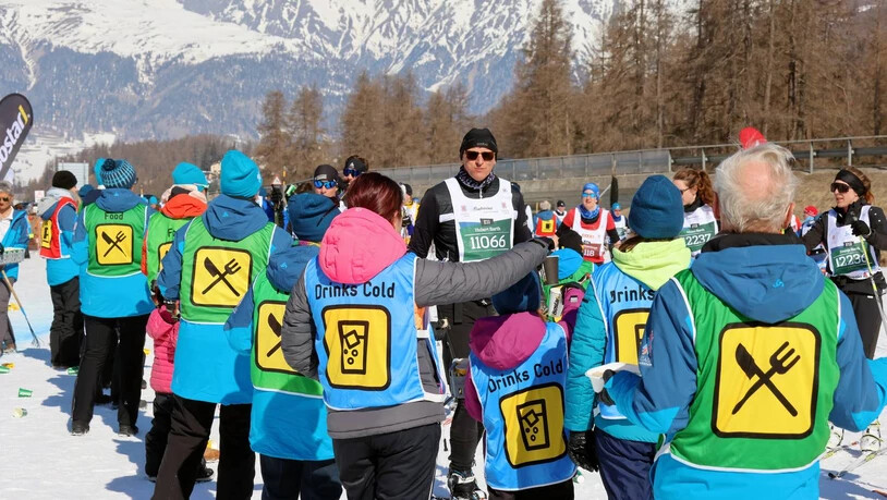 Verpflegung am Engadin Skimarathon.