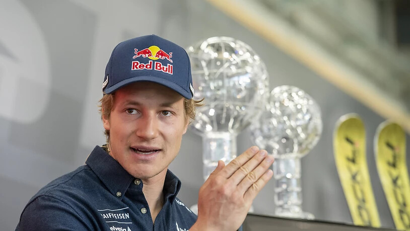 Der Gesamtweltcupsieger gab am Sitz seines Skiausrüsters unaufgeregt Auskunft über seine erfolgreiche Saison