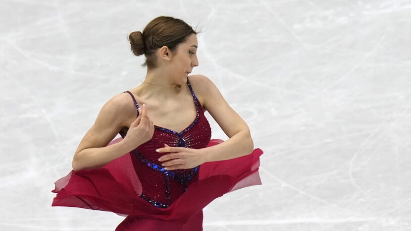 Alexia Paganini wirbelt übers Eis.