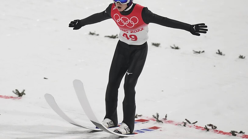 Ryoyu Kobayashi setzt oft weiter unten im Hang auf als seine Gegner.