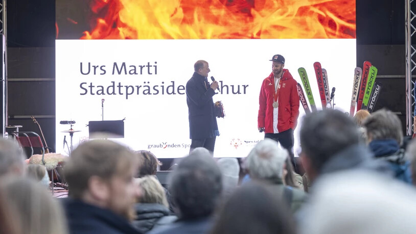 Grosse Worte: Churer Stadtpräsident Urs Marti gratuliert Fiva herzlich. 
