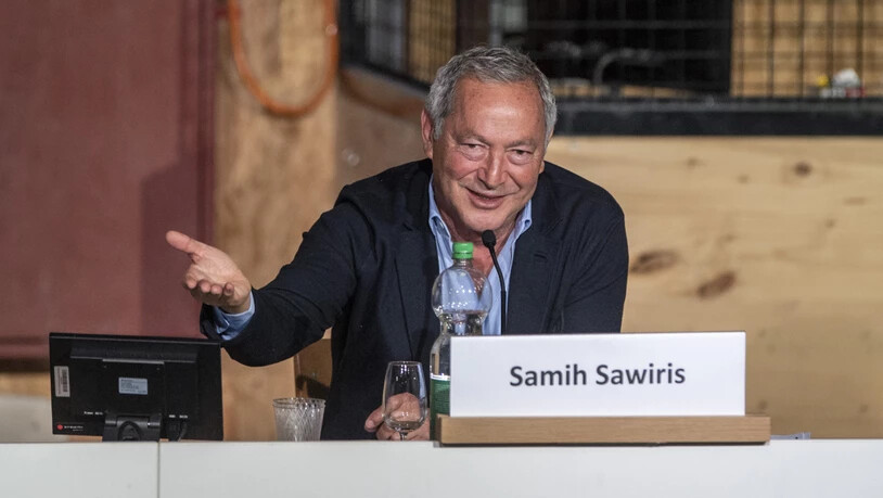 Samih Sawiris informierte über seine Hafenidee, musste sich aber auch zahlreichen Fragen aus der Bevölkerung stellen.