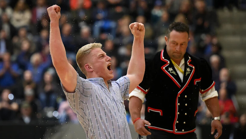Michael Ledermann jubelt nach seinem ersten bedeutenden Festsieg