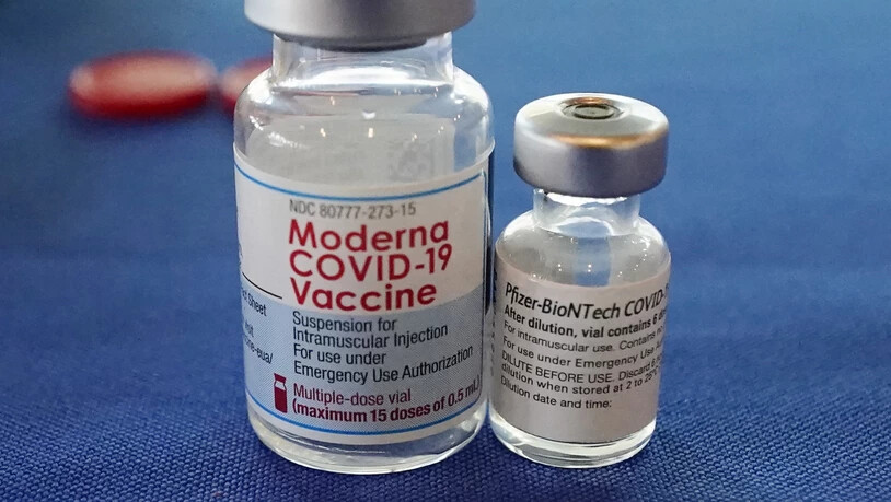 Der Bund beschafft für das kommende Jahr je 3,5 Millionen Covid-19-Impfdosen der Hersteller Moderna und Pfizer/Biontech. (Archivbild)