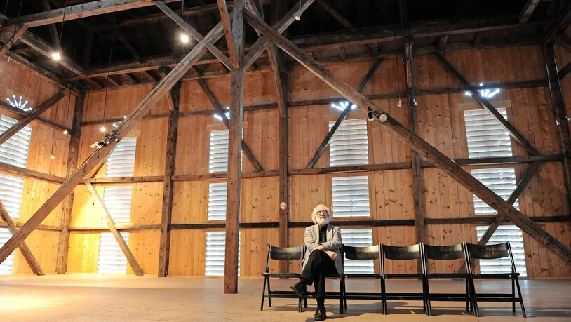 Zur Person: Peter Jenny ist emeritierter Professor der ETH Zürich, wo er 30 Jahre Bildnerisches Gestalten an der Architekturabteilung lehrte. Er lebt in Ennenda.