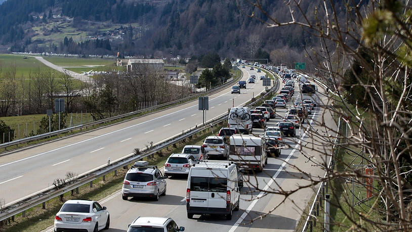 Verkehr staute sich am Sonntag vor allem vor dem Gotthard-Tunnel Richtung Norden. (Archivbild)