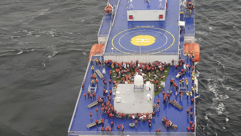 HANDOUT - Dieses von der schwedischen Schifffahrtsbehörde veröffentlichte Bild zeigt eine Luftaufnahme des Schiffs Stena Scandica . Foto: John Jonsson/Swedish Maritime Administration/AP/dpa - ACHTUNG: Nur zur redaktionellen Verwendung und nur mit…