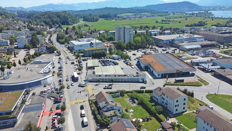 Nadelöhr für Stadtentwicklung: Kanton und Stadt wollen den Knoten St. Gallerstrasse/Feldlistrasse am Osteingang von Rapperswil-Jona schon lange ausbauen.