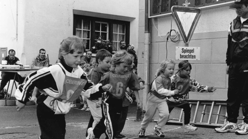 Los gehts: Kinder beim Lauf in Celerina im Jahre 1999.