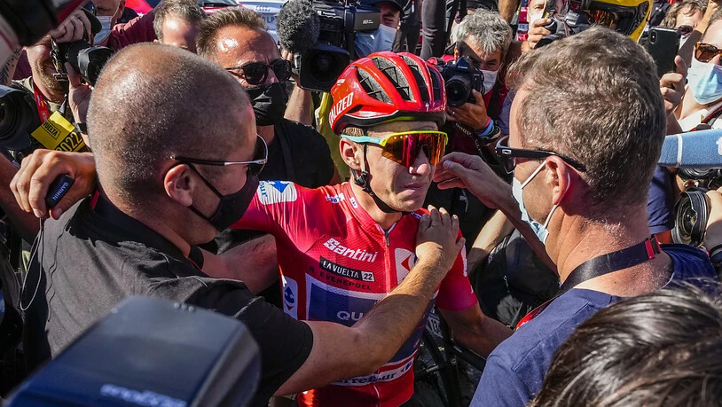 Remco Evenepoel gewinnt im Alter von 22 Jahren die Vuelta