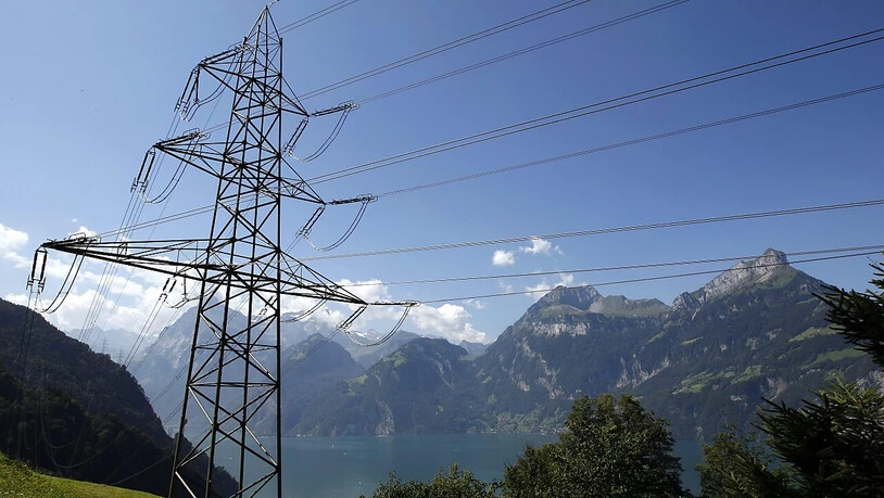 Viele Schweizer Firmen befürchten, dass ihnen der Strom ausgehen könnte. Sorgen bereiten laut einer Umfrage weiterhin auch die Engpässe in den Lieferketten und der Fachkräftemangel.(Symbolbild)