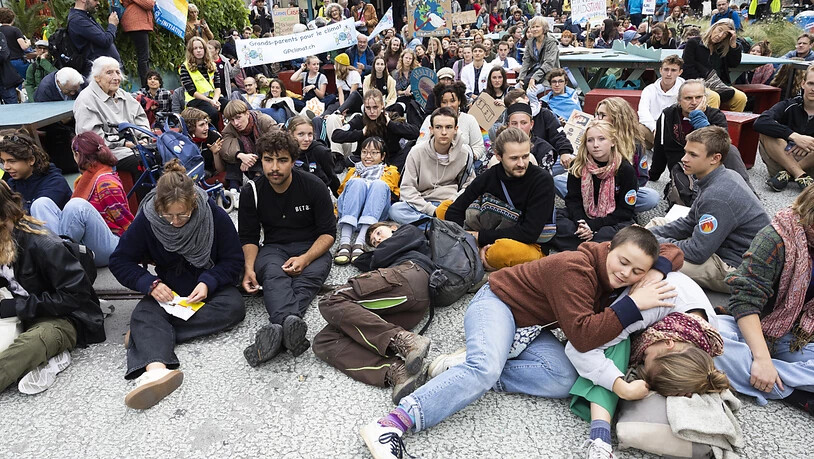 Klimastreik-Demonstranten versammeltn sich am Freitag auch in Bern.