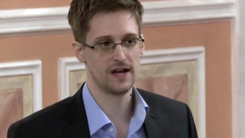HANDOUT - In diesem von WikiLeaks via AP veröffentlichten Standbild spricht Edward Snowden, Whistleblower und ehemaliger Systemanalytiker der National Security Agency. Russlands Präsident Wladimir Putin hat dem ehemaligen US-Sicherheitsbeauftragten…