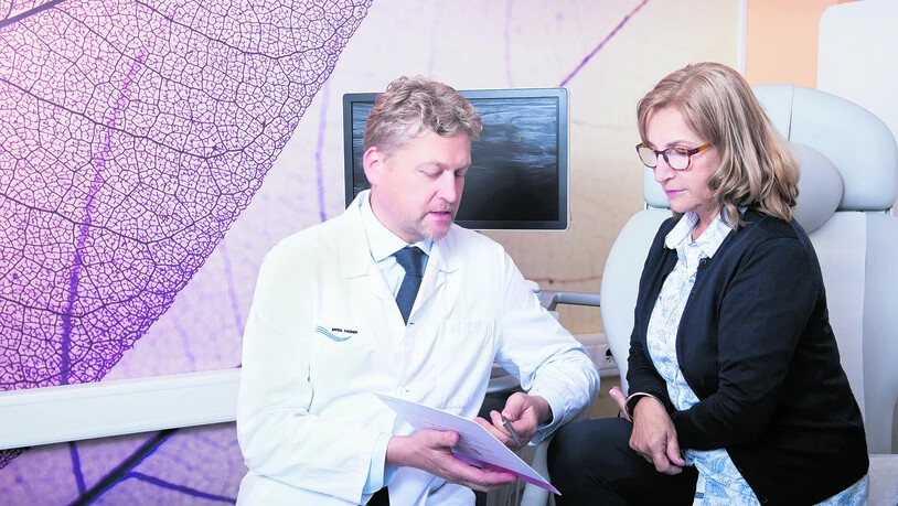 Die Ärzte der Frauenklinik legen grossen Wert auf interdisziplinäre Zusammenarbeit und das persönliche Beratungsgespräch mit der Patientin.
Bild Anna Tomczak