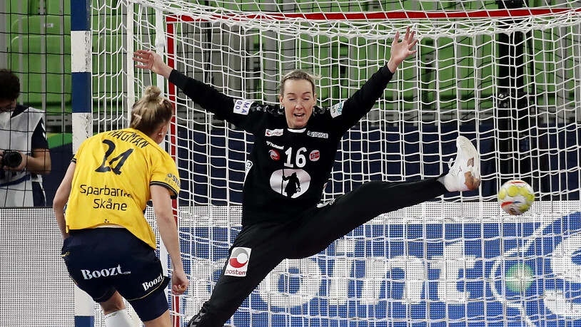 Die 42-jährige Katrine Lunde (Torhüterin) gewinnt zum sechsten Mal EM-Gold nach zwei WM- und zwei Olympia-Goldmedaillen