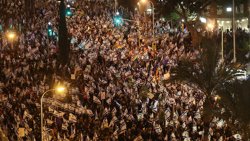 dpatopbilder - Demonstration gegen die neue rechte Regierung in Israel. Foto: Ilia Yefimovich/dpa