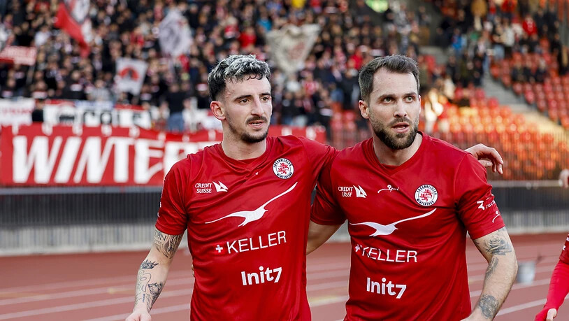Samir Ramizi (links) und Roman Buess bleiben mit dem FC Winterthur auf Kurs