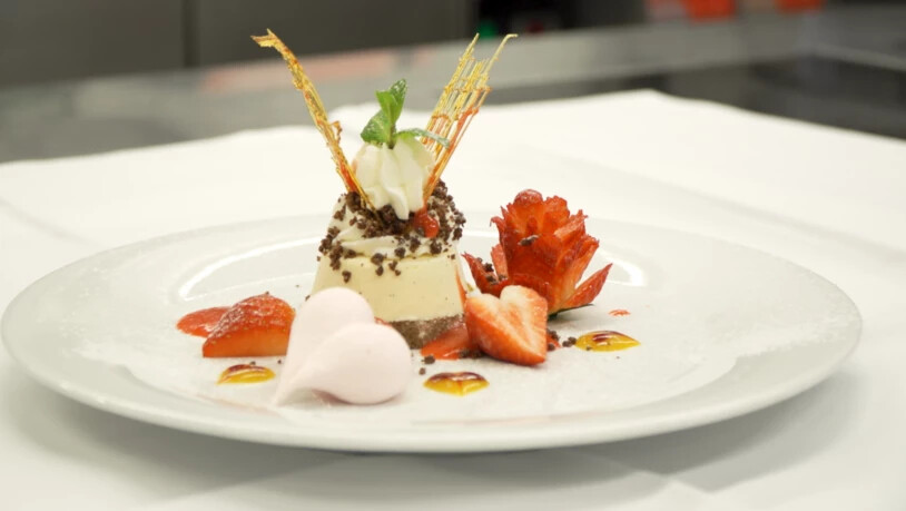 Sieht schön aus und ist lecker: Dieses Dessert könnt ihr ganz einfach zu Hause nachmachen.