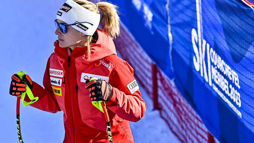 Lara Gut-Behrami im Zielraum in Méribel nach Platz 6 im WM-Super-G
