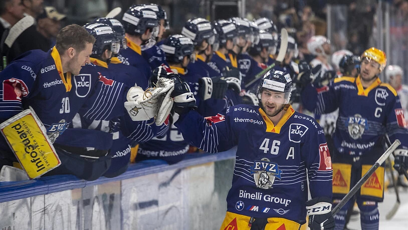 Lino Martschini (46) führt mit einem Hattrick den EV Zug zum 6:4-Erfolg über Kloten