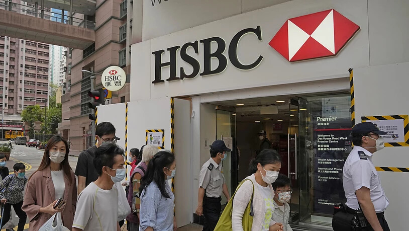 Die britische Grossbank HSBC hat im vergangenen Jahr dank steigender Zinsen und gut laufender Geschäfte in Asien operativ deutlich mehr verdient. (Archivbild)