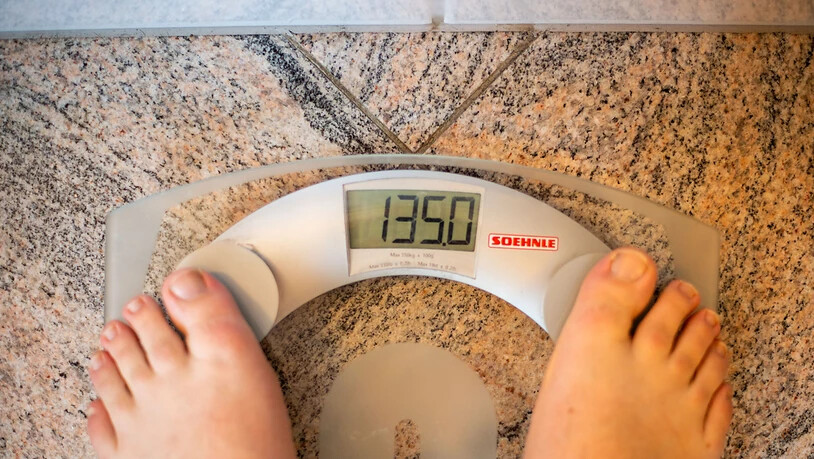 ARCHIV - Auch in Frankreich ist Übergewicht ein großes Thema: 47,3 Prozent und damit fast jeder zweite ist übergewichtig, 17 Prozent der Bevölkerung sogar krankhaft. Das hat eine Studie des Nationalen Instituts für Gesundheit und medizinische Forschung …