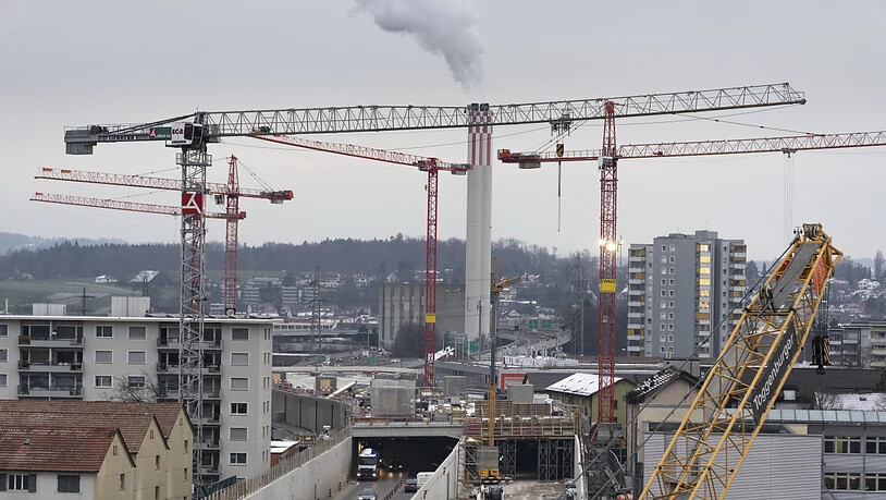 Der Schweizerische Baumeisterverband erwartet 2023 eine leichte Abkühlung der Baukonjunktur. (Symbolbild)