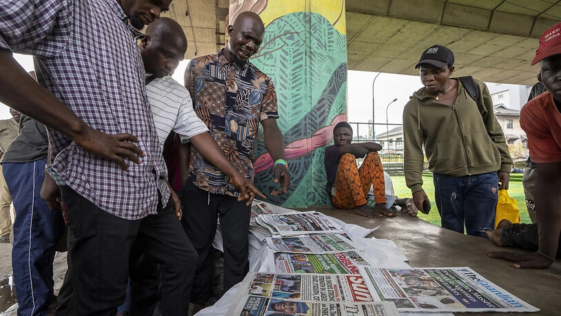 Die Präsidentschaftswahl in Afrikas bevölkerungsreichstem Land Nigeria hat sich angesichts der angespannten Sicherheitslage in mehreren Teilen des Landes massiv verzögert. Foto: Ben Curtis/AP/dpa