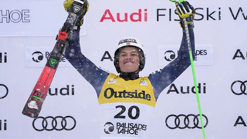 Der junge Norweger Alexander Steen Olsen feiert seinen ersten Weltcupsieg