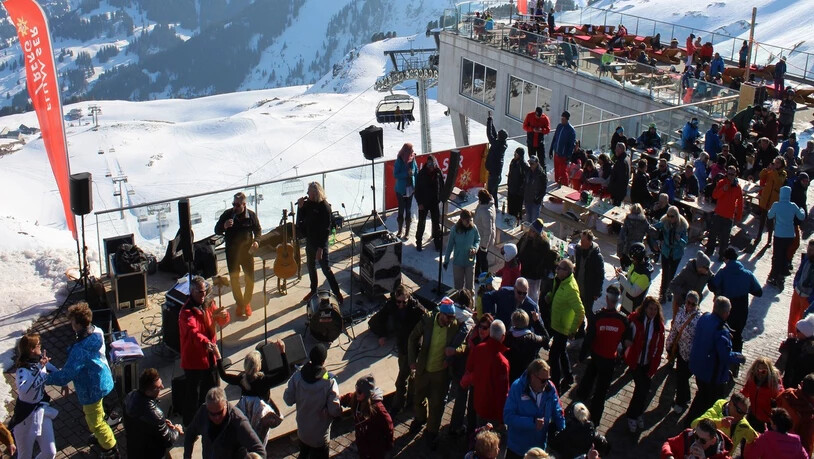 Am 4. März: Gipfeldchlager vor der Bergkulisse vom Flumserberg.