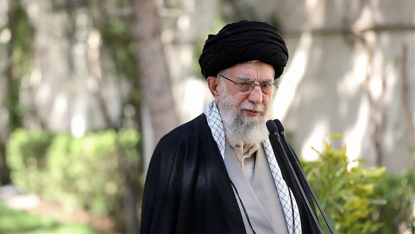 HANDOUT - Der Oberste iranische Führer Ajatollah Ali Chamenei. Foto: Uncredited/Office of the Iranian Supreme Leader/AP/dpa - ACHTUNG: Nur zur redaktionellen Verwendung im Zusammenhang mit der aktuellen Berichterstattung und nur mit vollständiger Nennung…