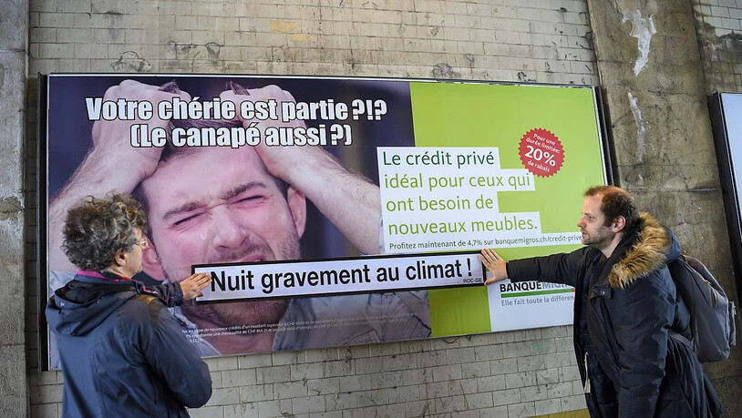 Die Plakatwerbung wird nicht aus den Strassen der Stadt Genf verschwinden.(Archivbild)