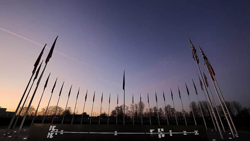 55 Prozent wünschen sich eine Annäherung an die Nato: Sonnenaufgang vor dem Hauptsitz des Atlantischen Bündnisses in Brüssel. (Archivbild)