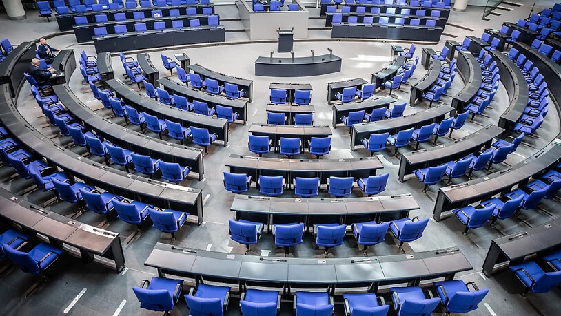 Mit der neuen Reform soll der auf 736 Abgeordnete angewachsene deutsche Bundestag ab der nächsten Wahl dauerhaft auf 630 Mandate verkleinert werden. Foto: Michael Kappeler/dpa