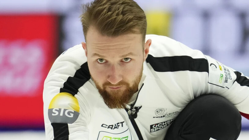 Yannick Schwaller mit Konzentration bei der Steinabgabe