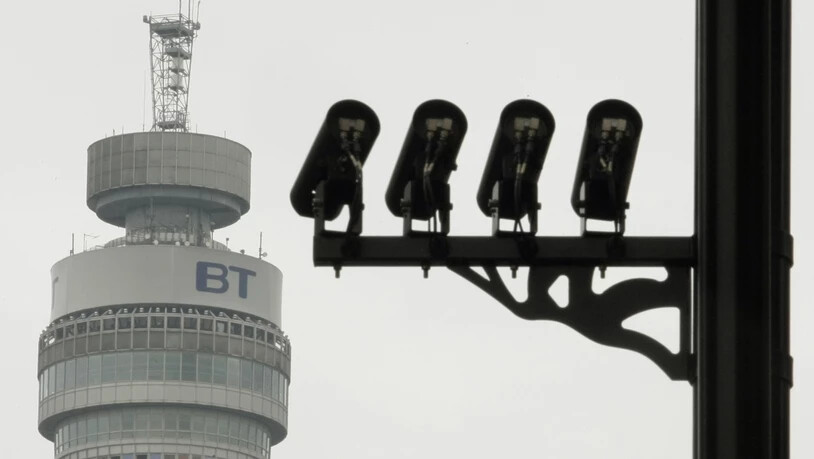 Das Logo der BT Group an einem Fernhsehturm in London. (Archivbild)