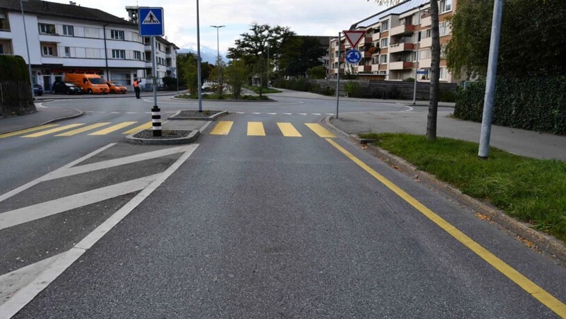 Kreisel Ring- / Scalettastrasse: E-Bike Lenker kollidert mit Autofahrerin.