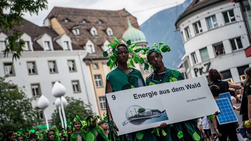 Sujet Energie: Verschiedene Umsetzungen des Themas werden am traditionellen Umzug präsentiert.