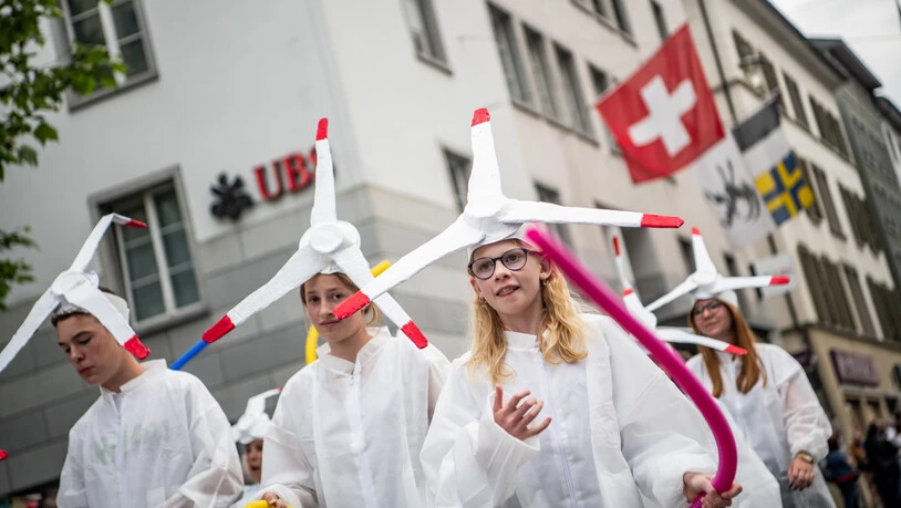 Sujet Energie: Verschiedene Umsetzungen des Themas werden am traditionellen Umzug präsentiert.