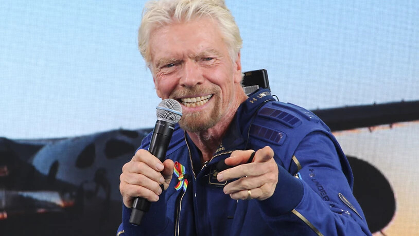 Das Weltraumtourismus-Unternehmen Virgin Galactic von Richard Branson (im Bild) will am Donnerstag seinen ersten kommerziellen Flug ins All absolvieren. (Archivbild)