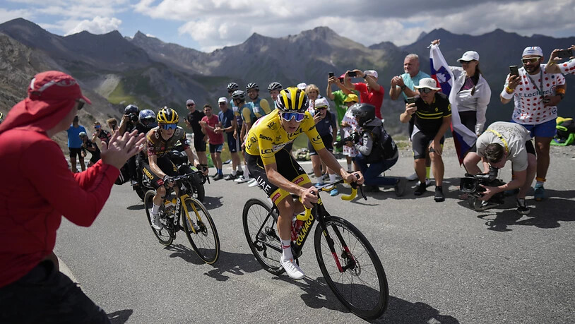 Kommt es an der 110. Tour de France zur Neuauflage des Duells zwischen Pogacar (rechts) und Vorjahressieger Jonas Vingegaard?