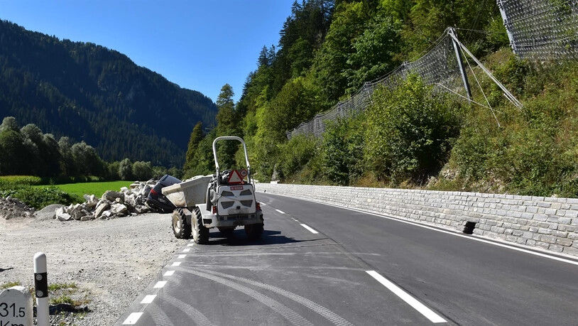 Unfallort: Der Dumper touchierte beim Linksabbiegen ein Auto.